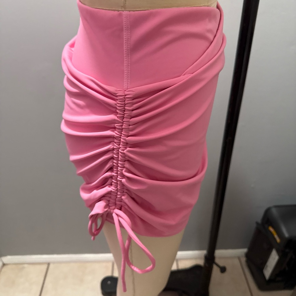 Chic Pink Ruched Skort - Picture 6 of 7